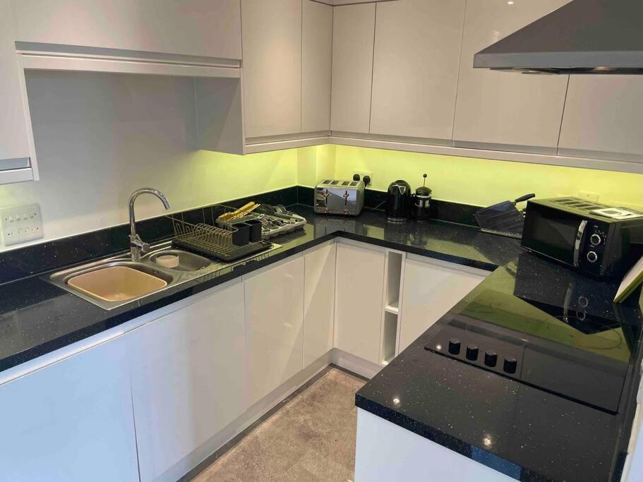 2 Bed City Centre Flat Бат Экстерьер фото